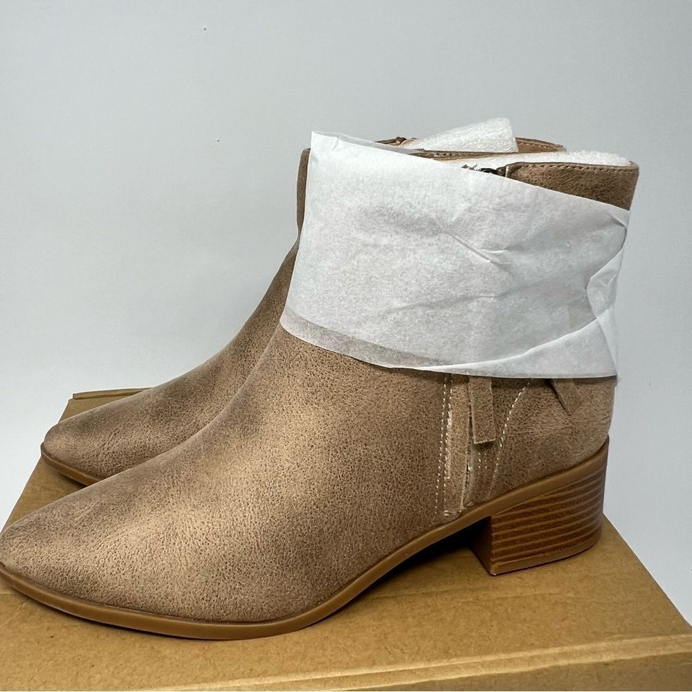 Journee Collection Sadiya Bootie - Picture 5 of 9